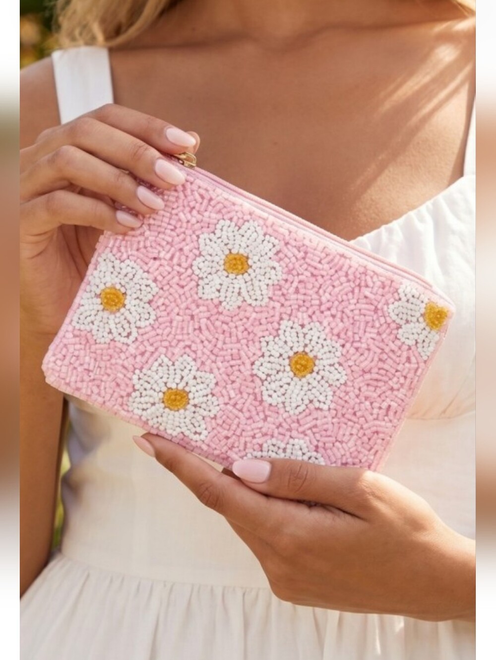 🌸 Beaded Daisy Coin Purse